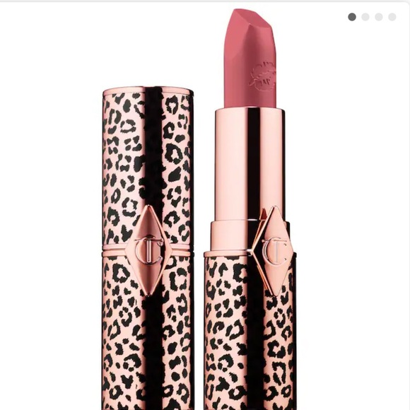 Charlotte Tilbury Other - Charlotte Tilbury
Hot Lips Lipstick 2 in Glowing Jen